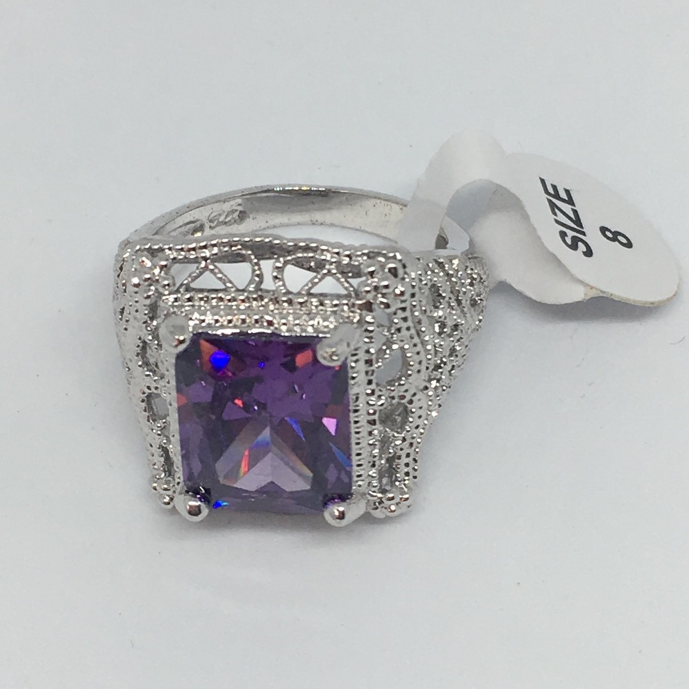 NEW Gorgeous Silver Amethyst Ring
